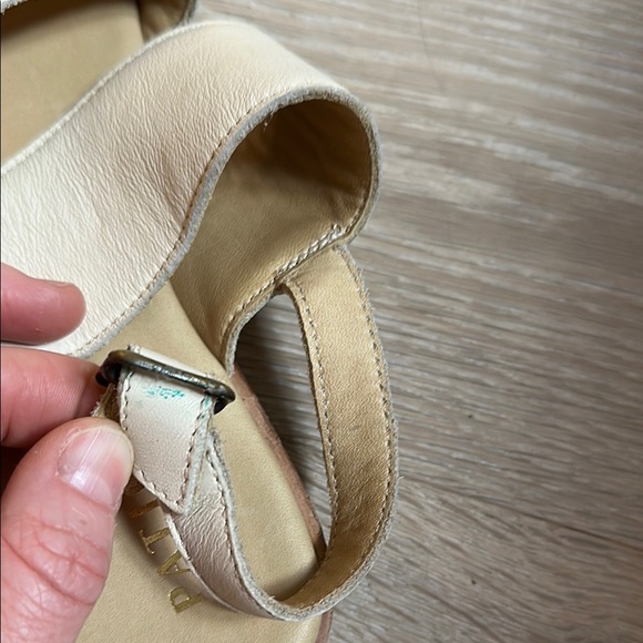 Portland Leather Cream Sandals with Slingback - Picture 5 of 5